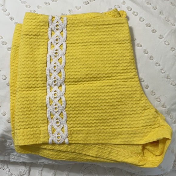 Lilly Pulitzer shorts - Picture 7 of 7